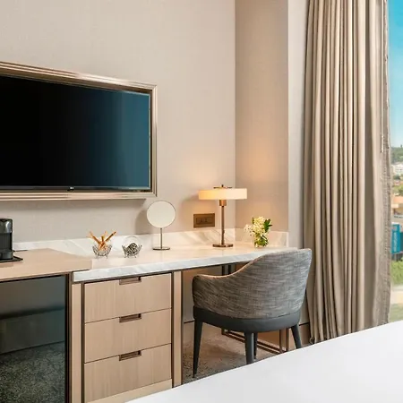 Address Hotel 5*